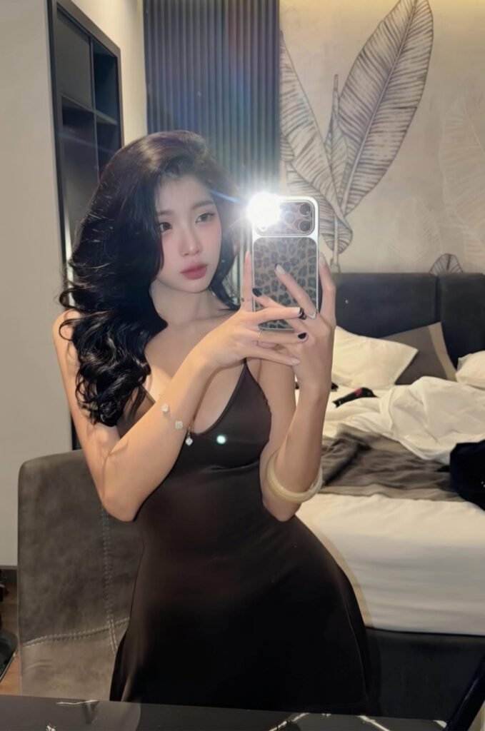 Ảnh Gái Đẹp Chúc Sinh Nhật Vẻ Đẹp Gợi Cảm Được Tôn Vinh Trong Thế Giới Thời Trang Hiện Đại